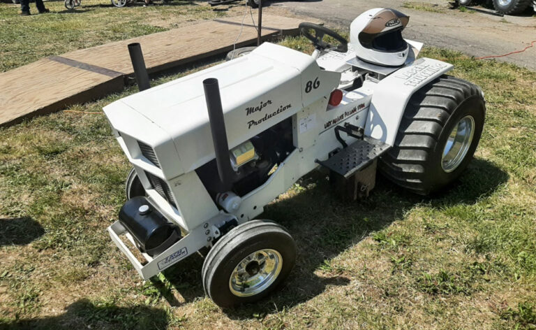 613 Modified Garden Tractor Pullers Association, Maxville, Ontario, Garden Tractor Super Stock Class